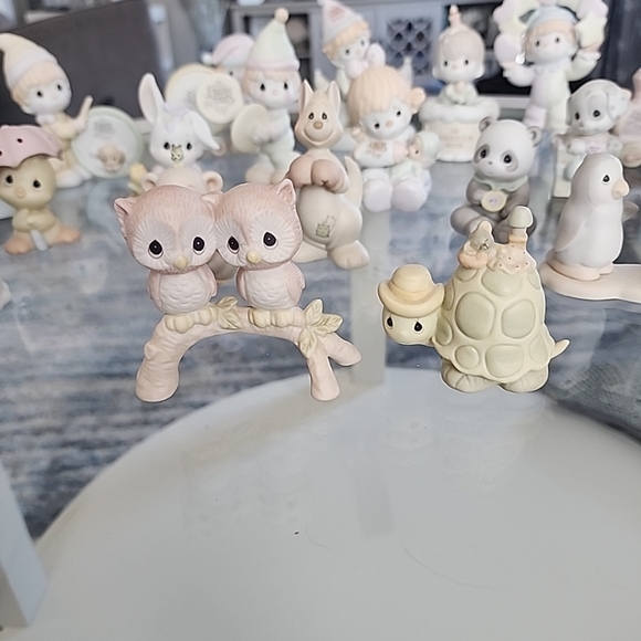 Bundle of 23 Birthday Club Precious Moments. - Picture 2 of 9